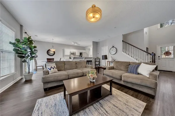 $1,950 | 254 Regent Square, Woodstock, GA 30188