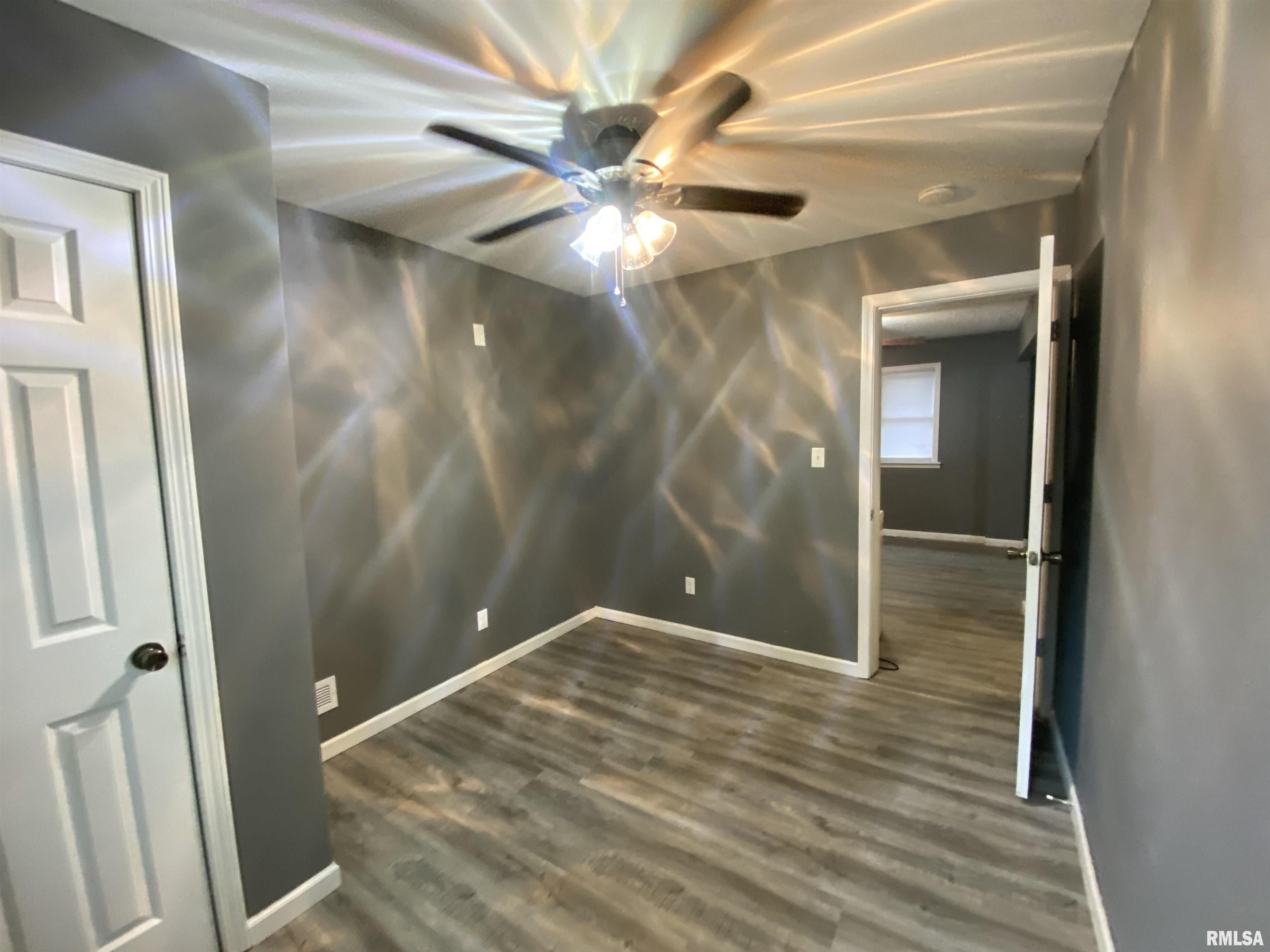 2240 North Sheridan Road Peoria, IL 61604 - Photo 17 of 33