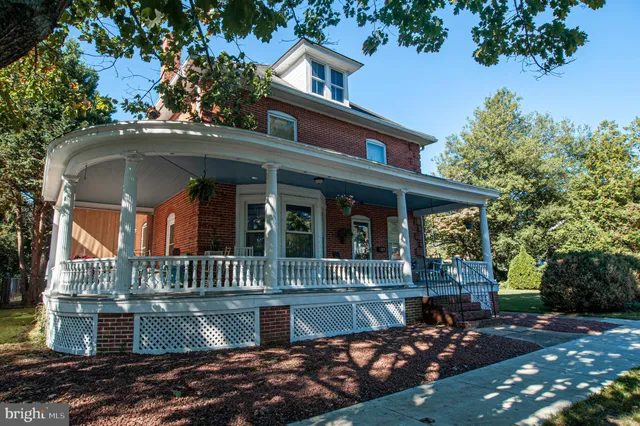 front view of house with a yard