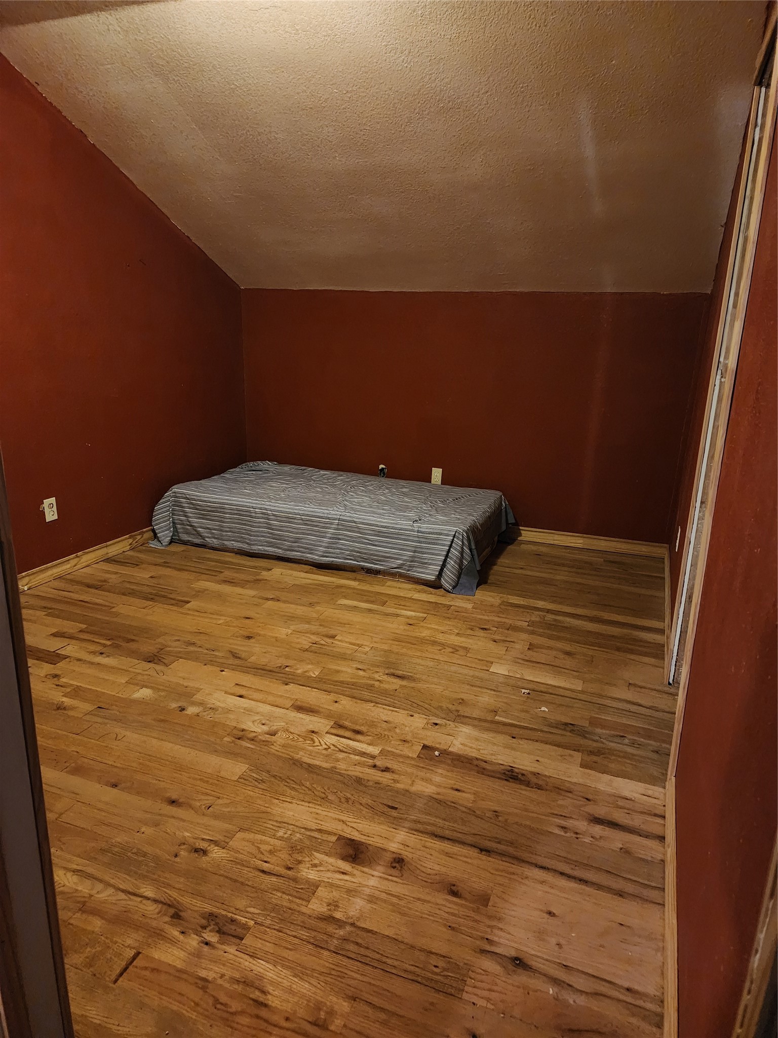 6815 Beard Road Needville, TX 77461 - Photo 23 of 30 Upstairs first bedroom
