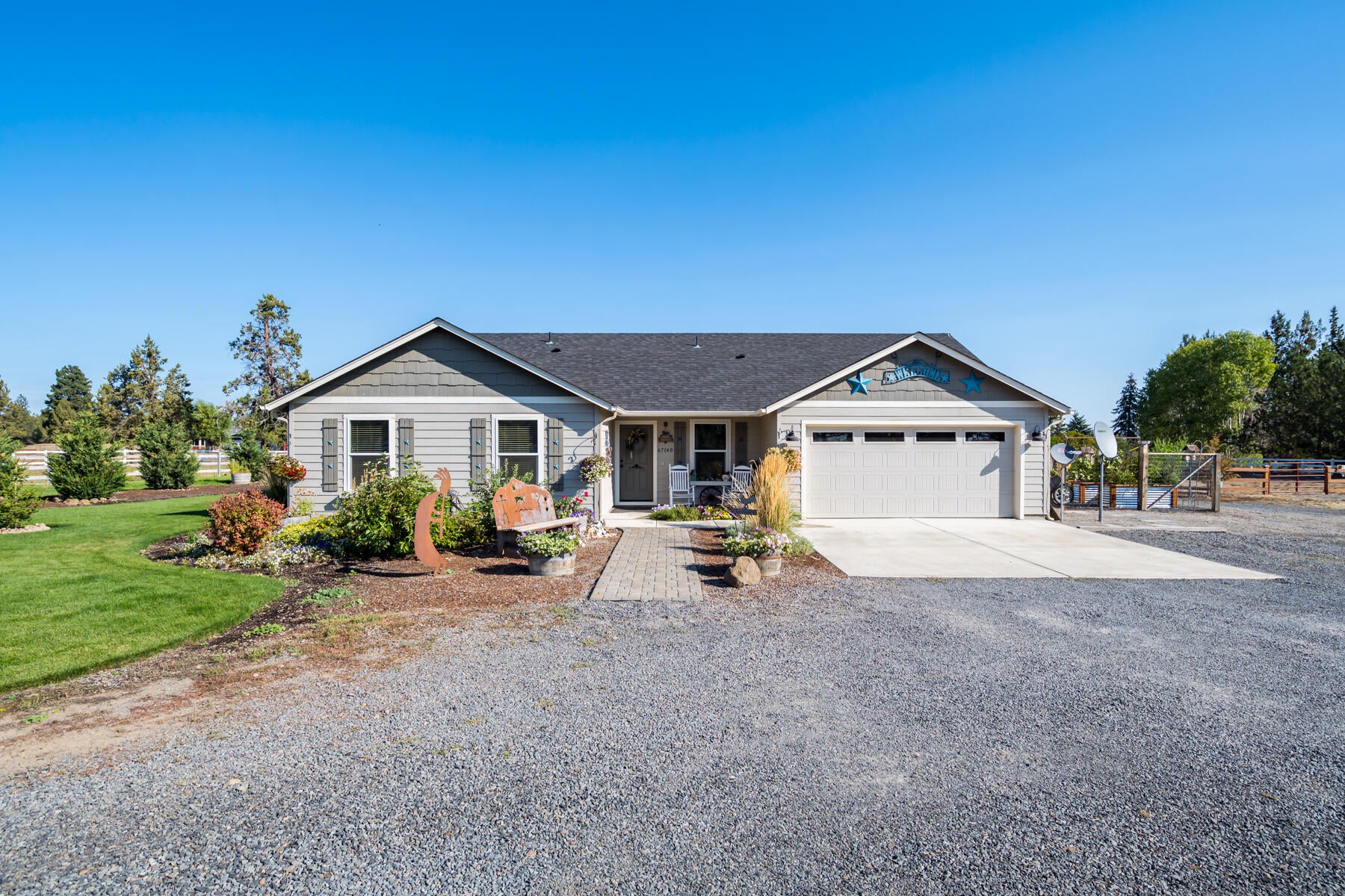 67140 Harrington Loop Road Bend, OR 97703 - Photo 4 of 37 Landscaped