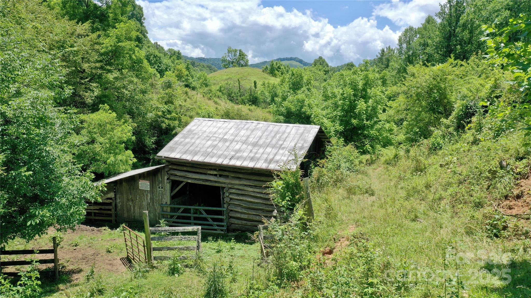 2087 Henry Road Sylva, NC 28779 - Photo 17 of 36