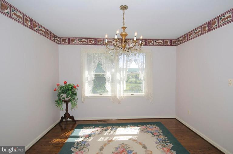 2108 Ebbvale Road Manchester, MD 21102 - Photo 4 of 23 Dining Room
