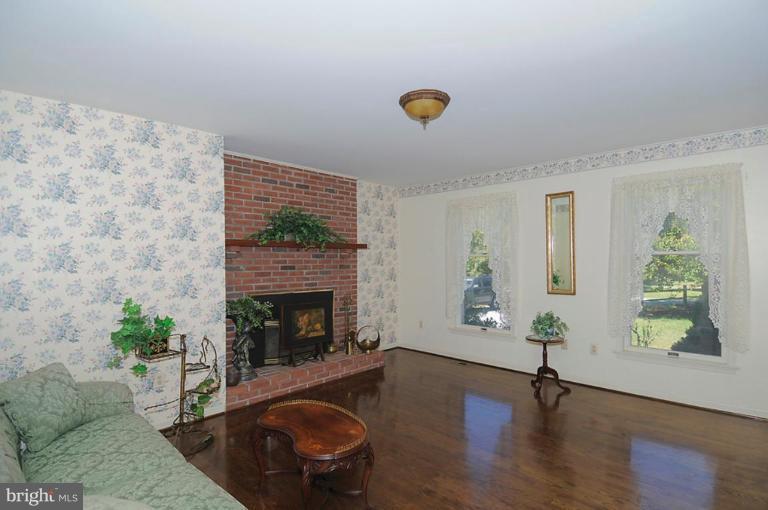 2108 Ebbvale Road Manchester, MD 21102 - Photo 5 of 23 Family Room