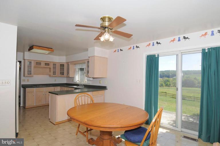 2108 Ebbvale Road Manchester, MD 21102 - Photo 7 of 23 Breakfast Area
