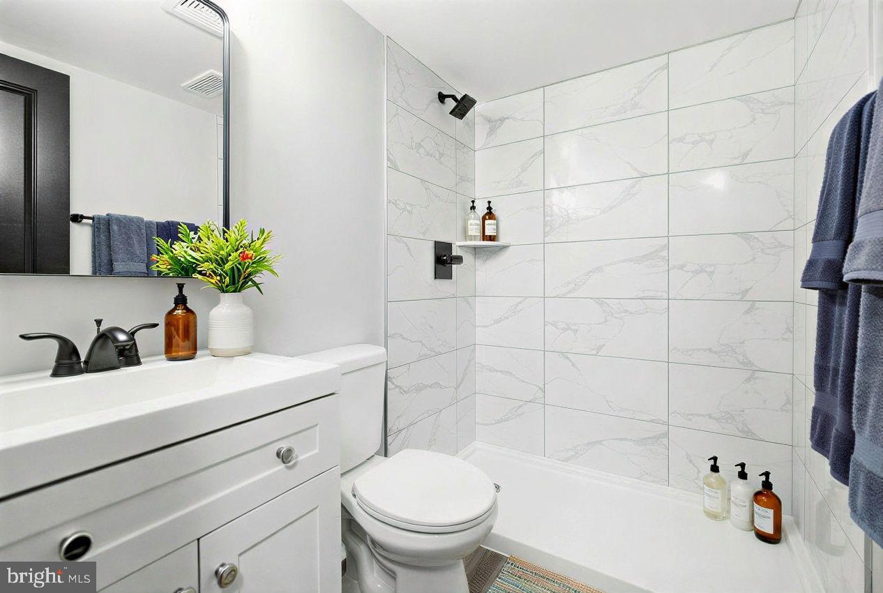 1657 Parkcrest Circle, Unit 100 Reston, VA 20190 - Photo 8 of 25 Virtually staged