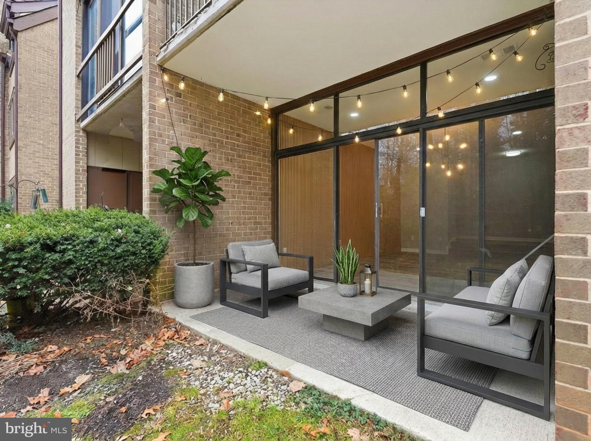 1657 Parkcrest Circle, Unit 100 Reston, VA 20190 - Photo 9 of 25 Virtually staged