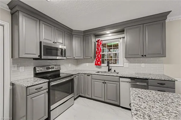 $409,000 | 190 Scottsdale Lane, Clemmons, NC 27012