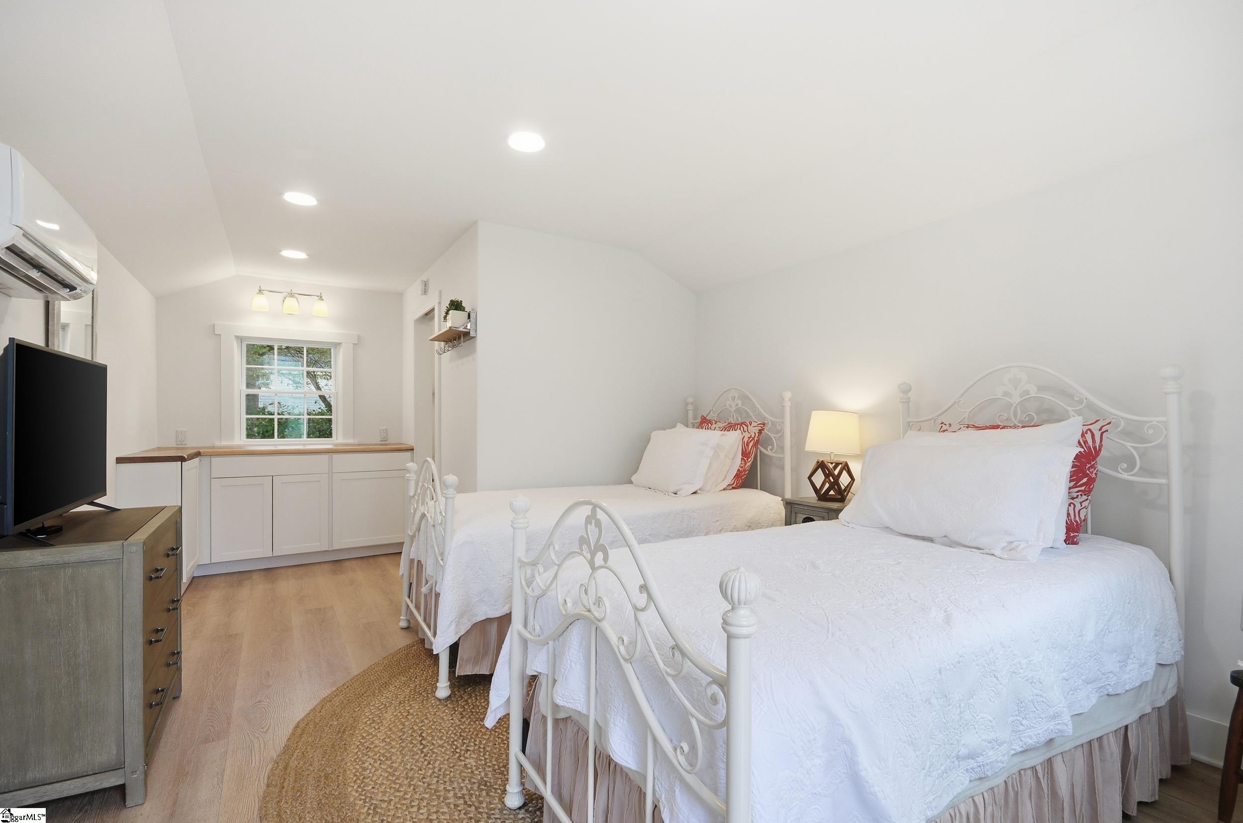 9 Tyler Street Greenville, SC 29605 - Photo 23 of 31