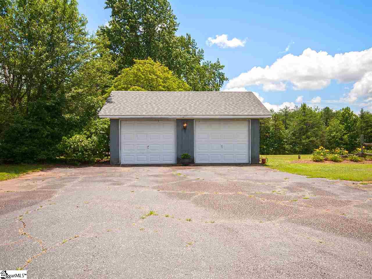 525 Mulberry Road Easley, SC 29640 - Photo 2 of 36