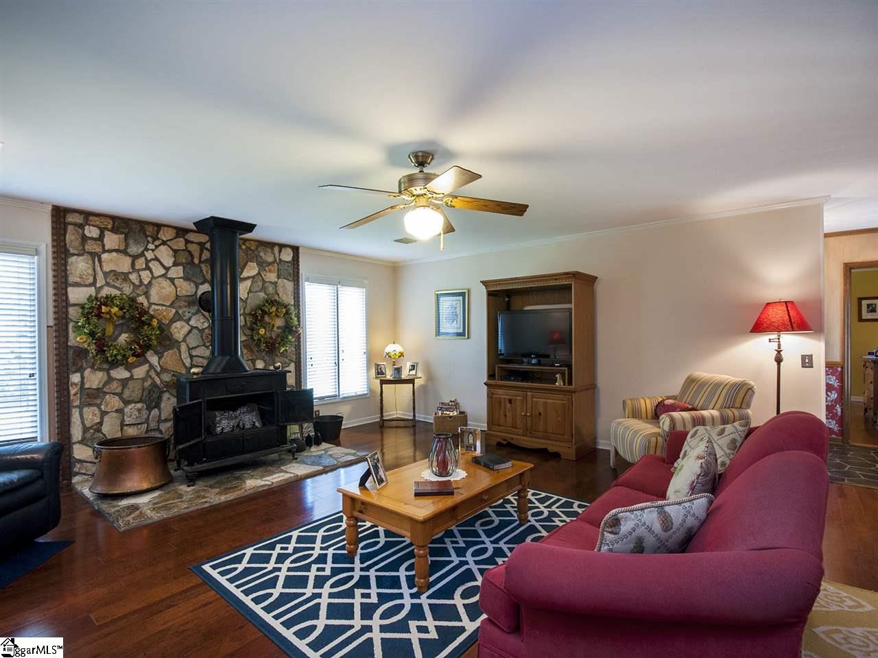 525 Mulberry Road Easley, SC 29640 - Photo 5 of 36