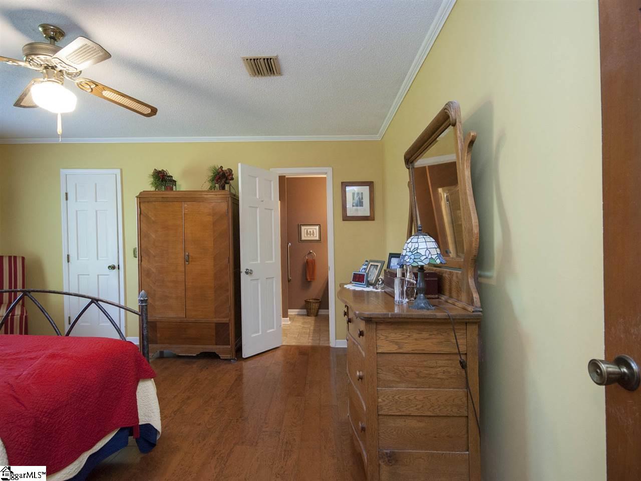 525 Mulberry Road Easley, SC 29640 - Photo 9 of 36