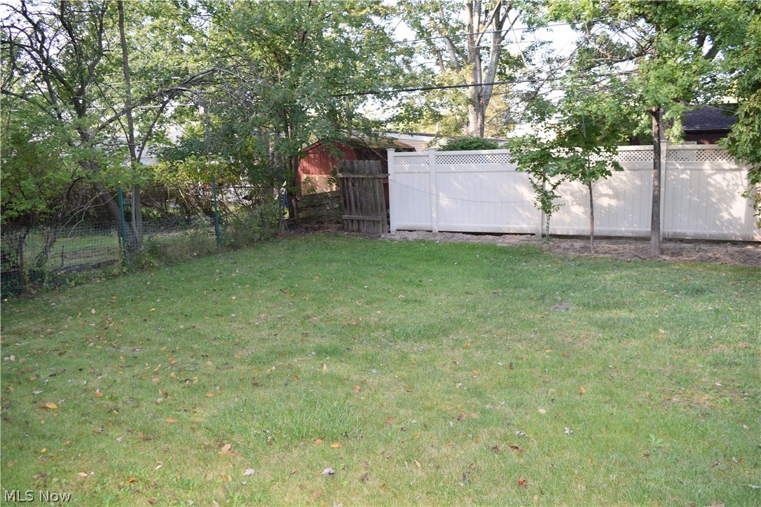 6680 Sherborn Road Parma Heights, OH 44130 - Photo 5 of 17