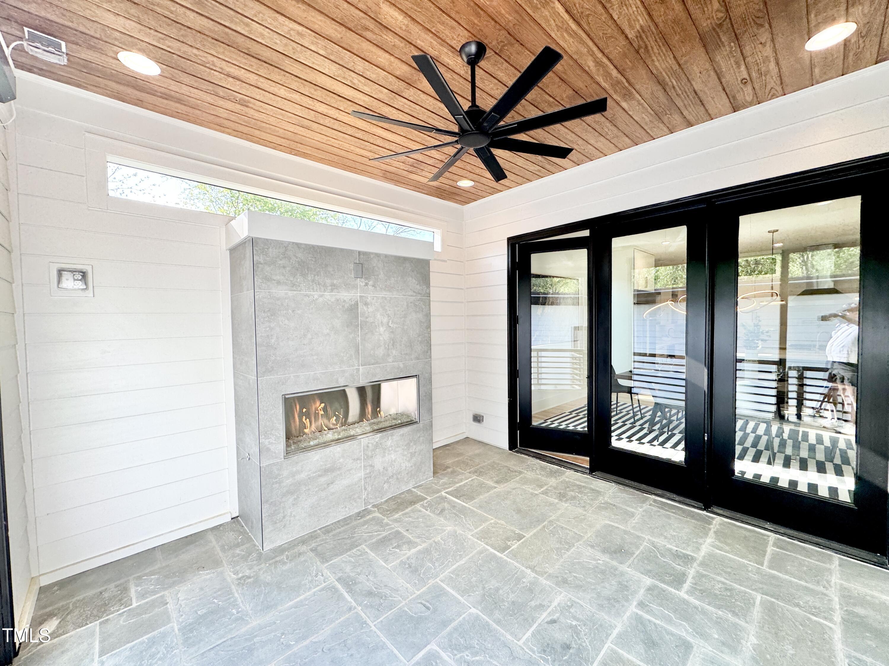 622 Glascock Street Raleigh, NC 27604 - Photo 39 of 81 a view of an entryway