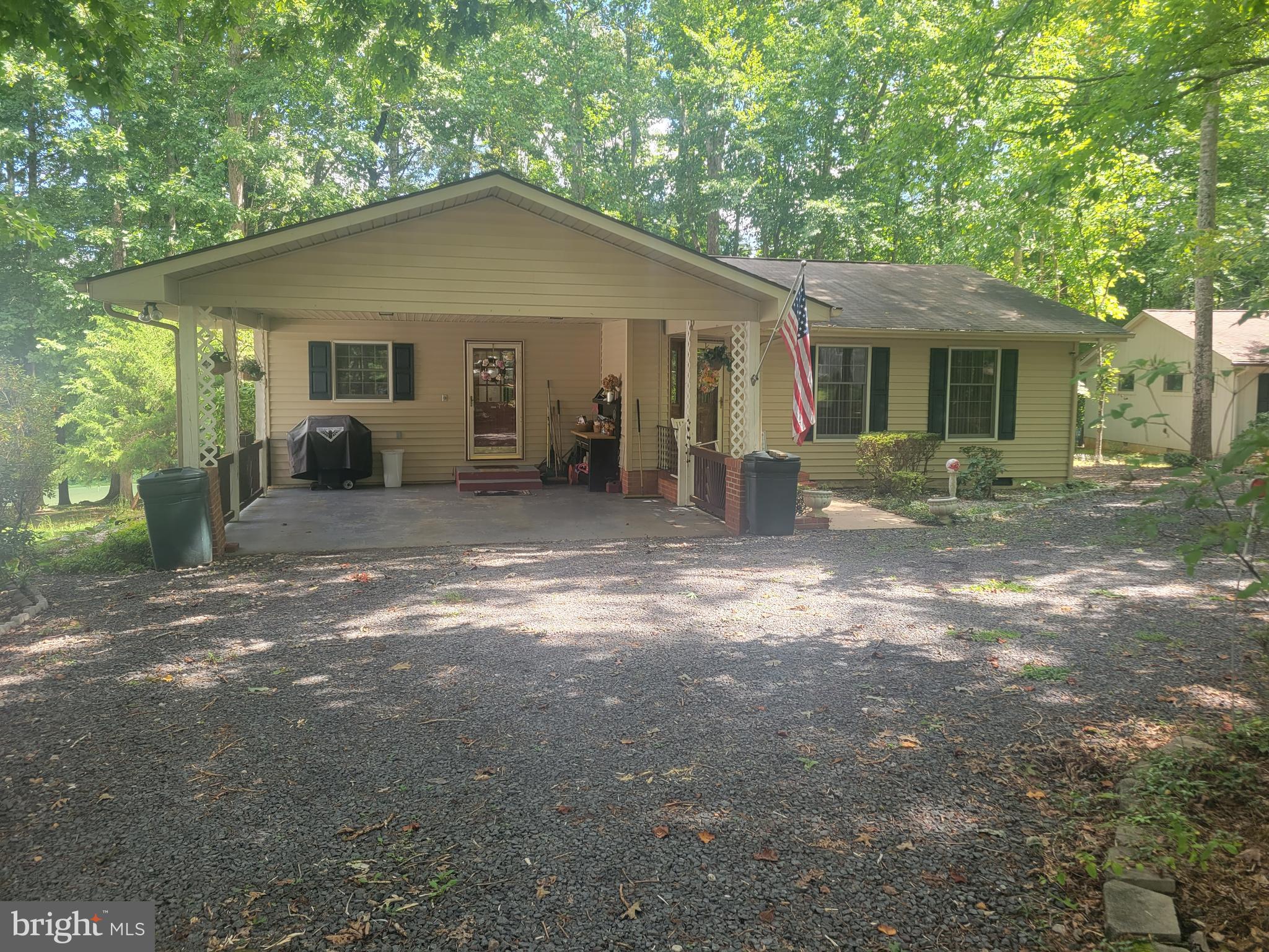 417 Birdie Road Locust Grove, VA 22508 - Photo 4 of 69 You will be amazed at the room inside