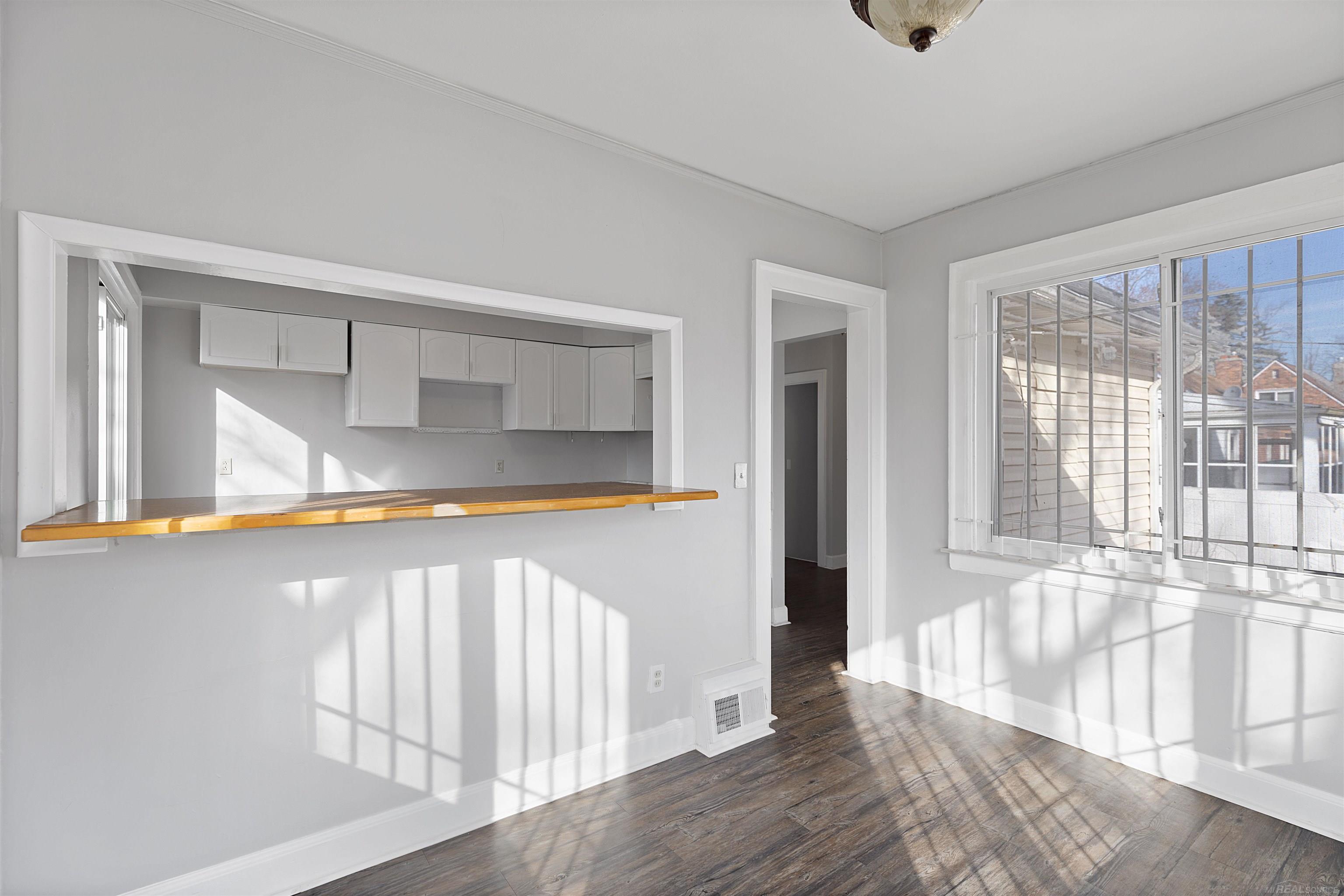 16154 Burt Road Detroit, MI 48219 - Photo 13 of 29 50136311-D13AA8D3-3B54-441B-A118-971CF878957A.JPG