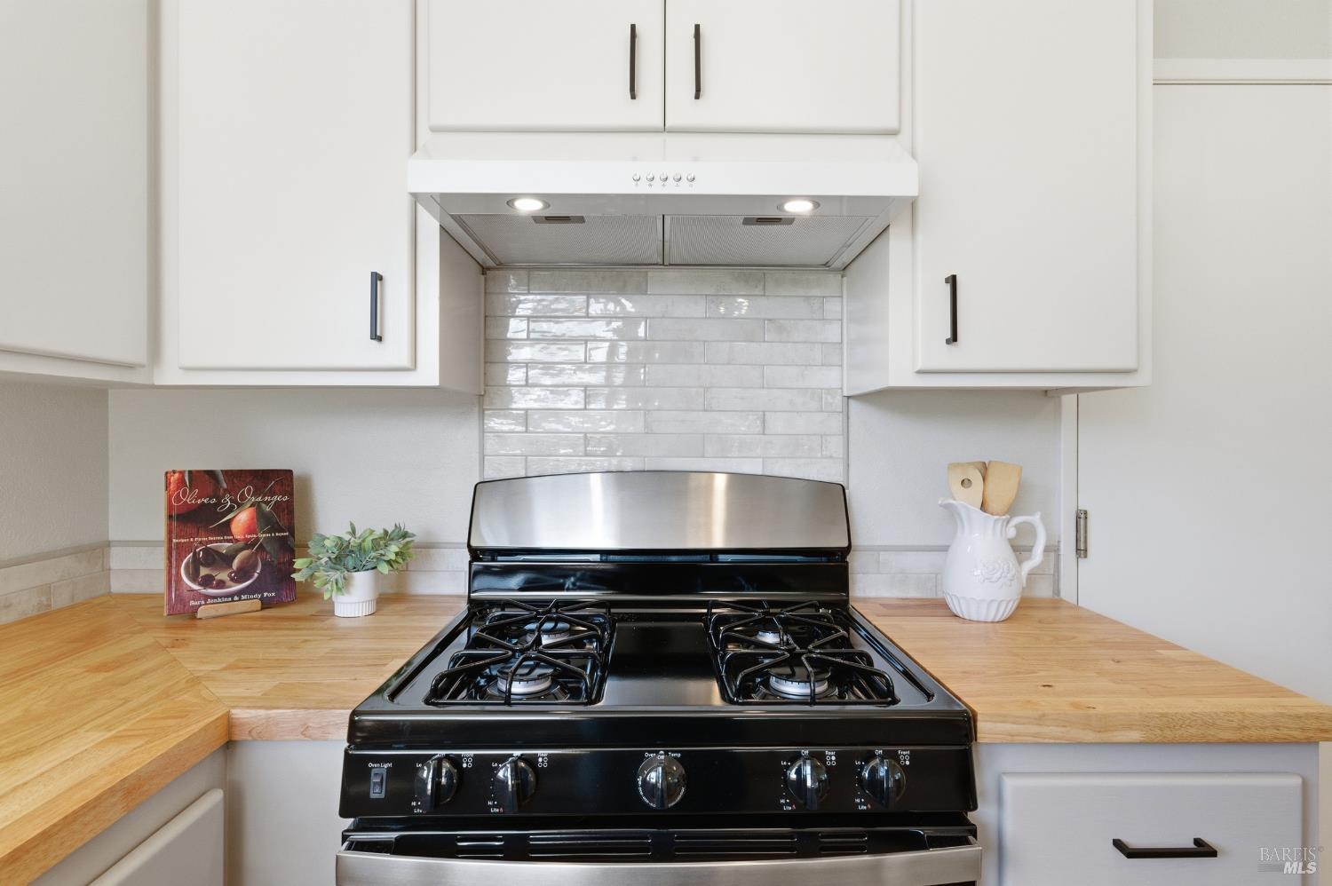 178 Reservoir Road San Rafael, CA 94901 - Photo 4 of 56