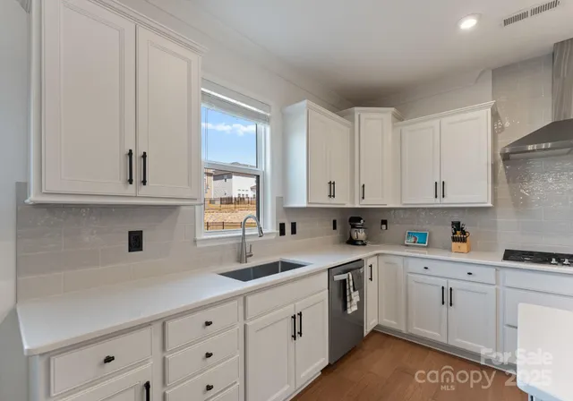 $699,000 | 11016 Larkslea Lane, Charlotte, NC 28278