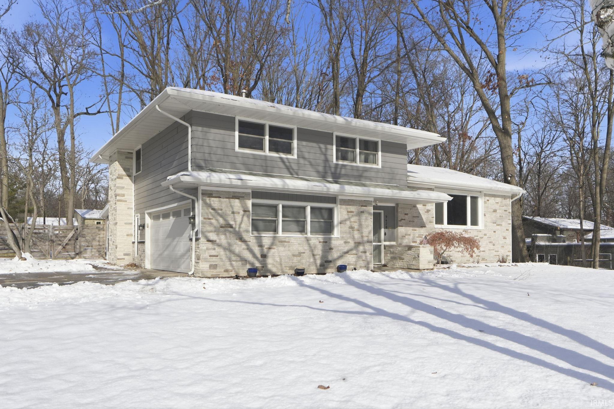 9420 Saratoga Road Fort Wayne, IN 46804 - Photo 3 of 36