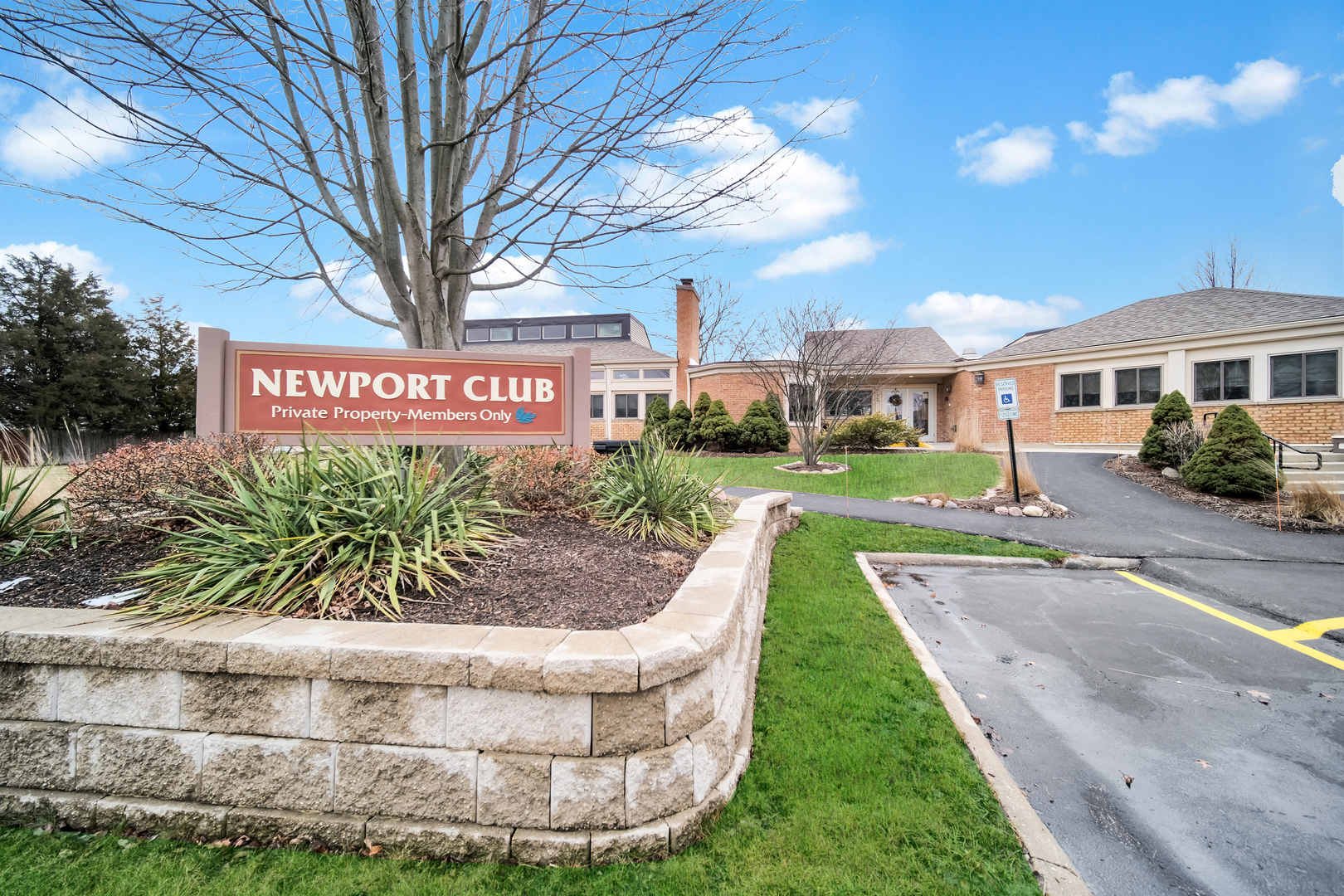 761 Colorado Court Carol Stream, IL 60188 - Photo 24 of 27 a view of a street with a sign board
