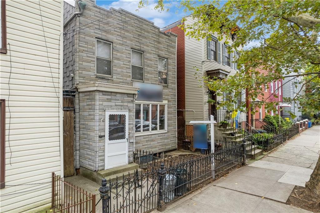 174 Eagle Street Brooklyn, NY 11222 - Photo 3 of 30