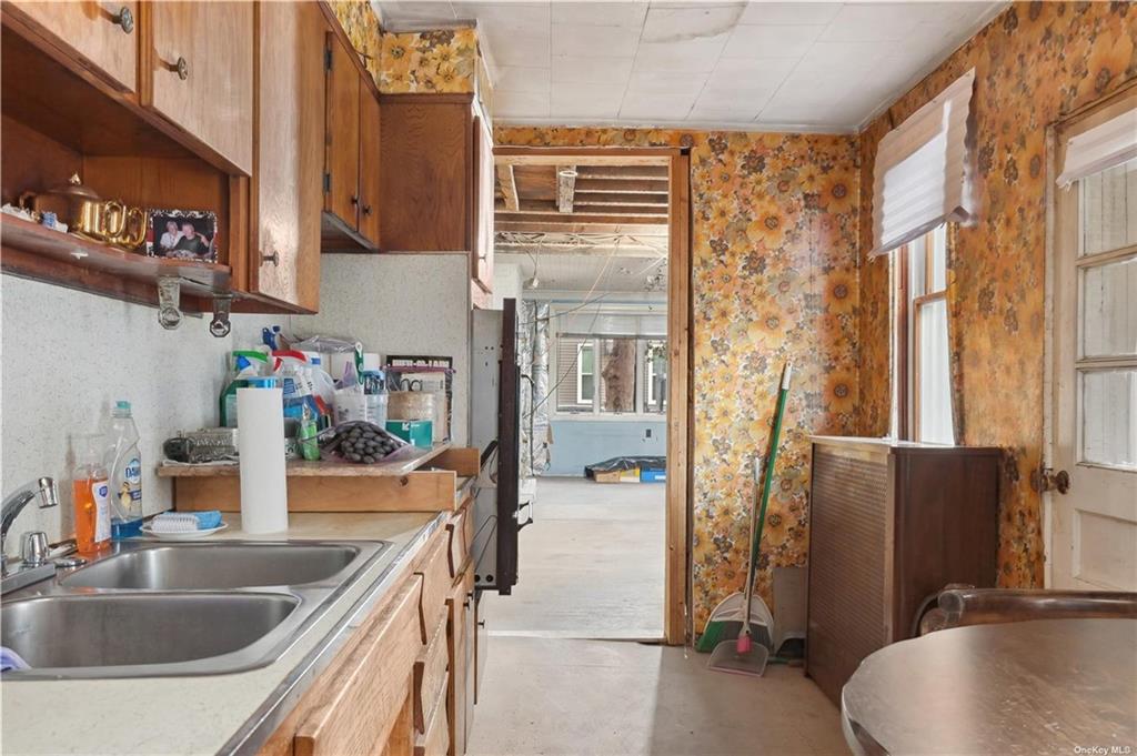 174 Eagle Street Brooklyn, NY 11222 - Photo 8 of 30