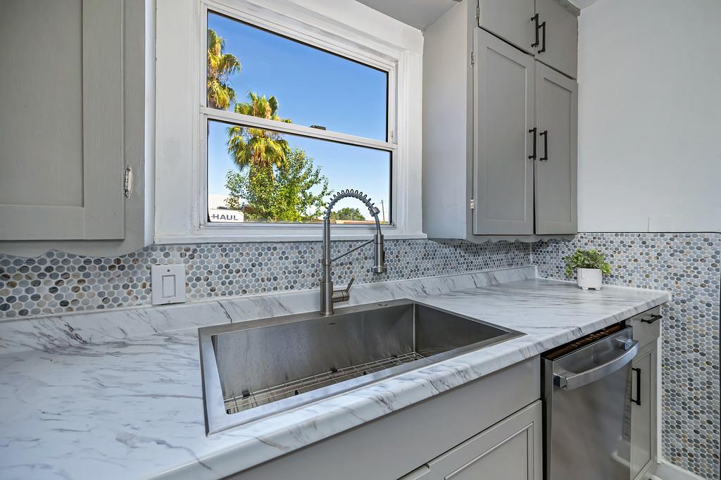 2820 Fruitridge Road Sacramento, CA 95820 - Photo 32 of 68