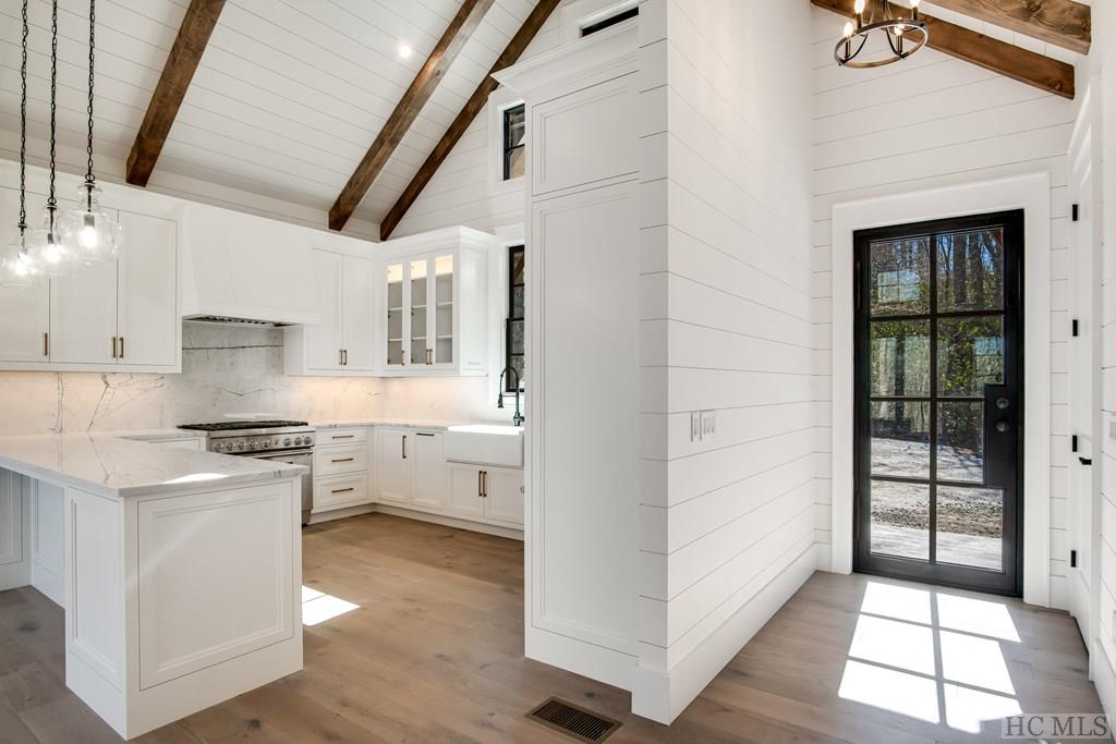 471 Sherwood Forest Road Highlands, NC 28741 - Photo 4 of 54 Gallery Image 4