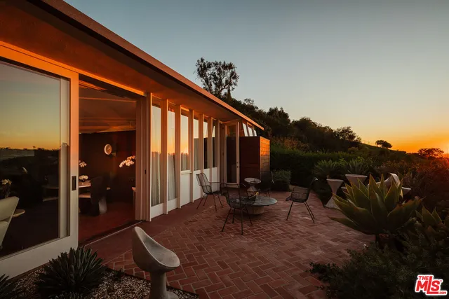 $2,395,000 | 1430 Avon Terrace, Los Angeles, CA 90026