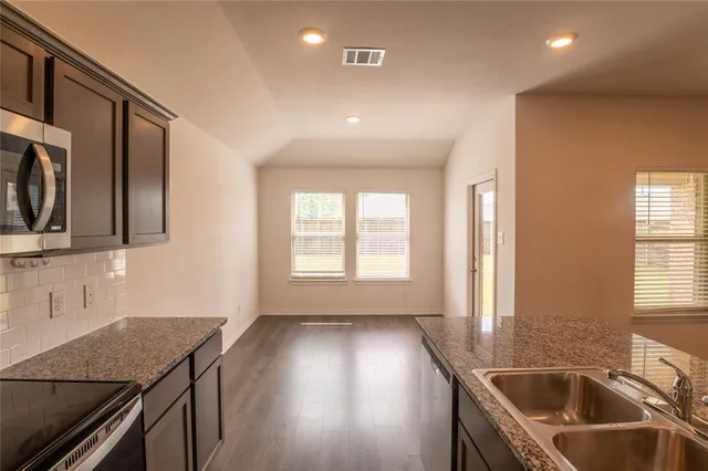 $2,400 | 3929 Dickinson Avenue, Aubrey, TX 76227