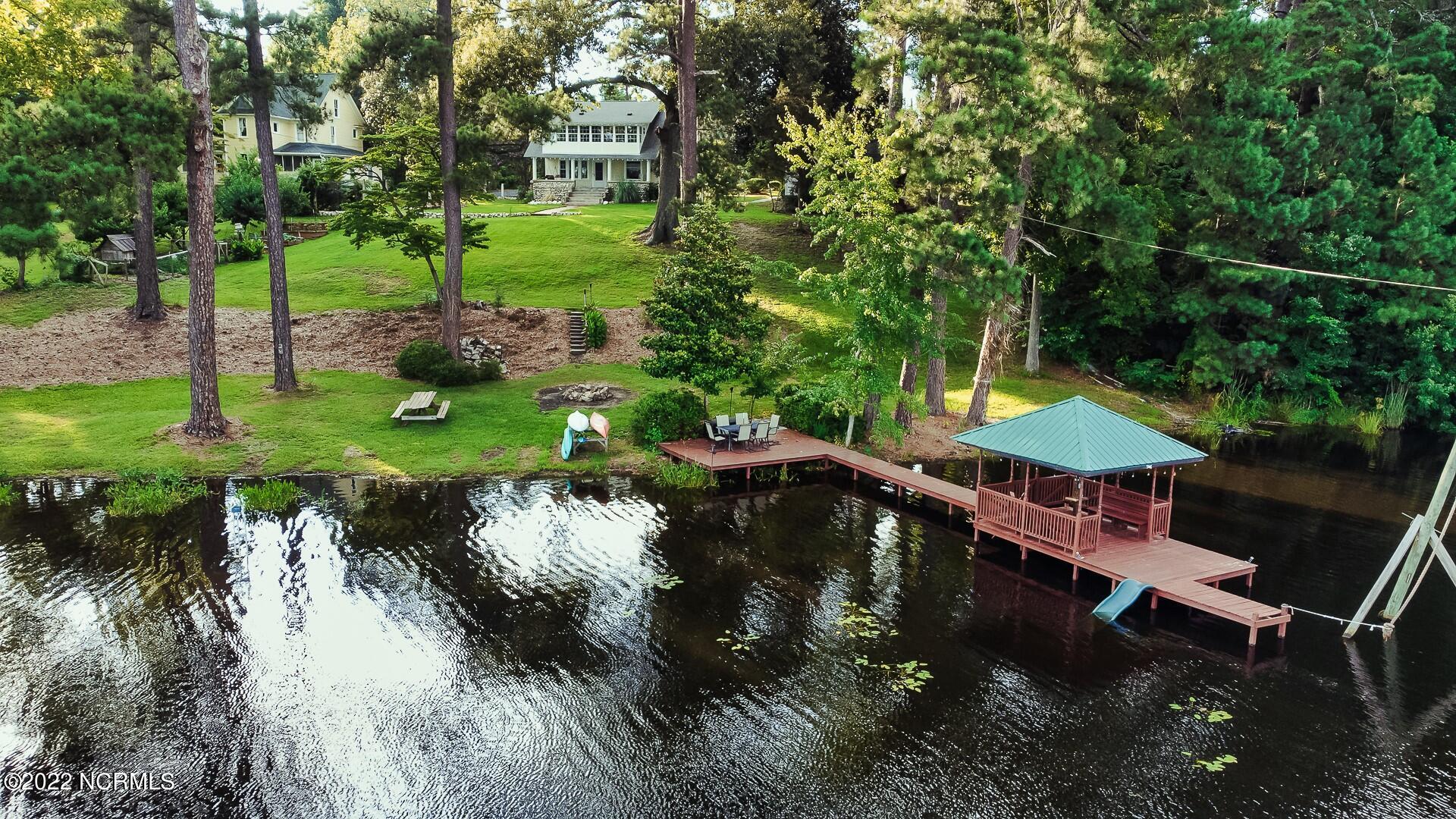 165 Matthews Road Lakeview, NC 28350 - Photo 3 of 59 02