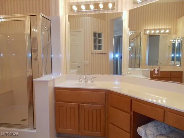 $2,600 | 2916 Vista Butte Drive, Las Vegas, NV 89134