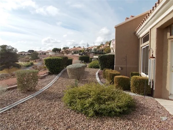 $2,600 | 2916 Vista Butte Drive, Las Vegas, NV 89134