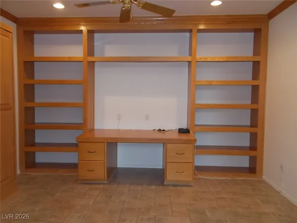 $2,600 | 2916 Vista Butte Drive, Las Vegas, NV 89134