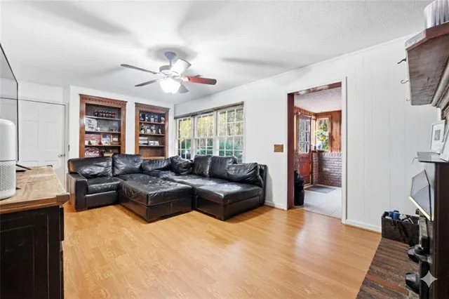 $349,900 | 332 Dixie Avenue South, Bremen, GA 30110