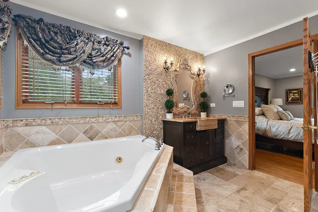 $779,000 | 10040 West 127th Street, Palos Park, IL 60464