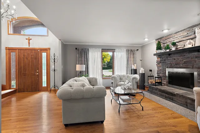 $779,000 | 10040 West 127th Street, Palos Park, IL 60464