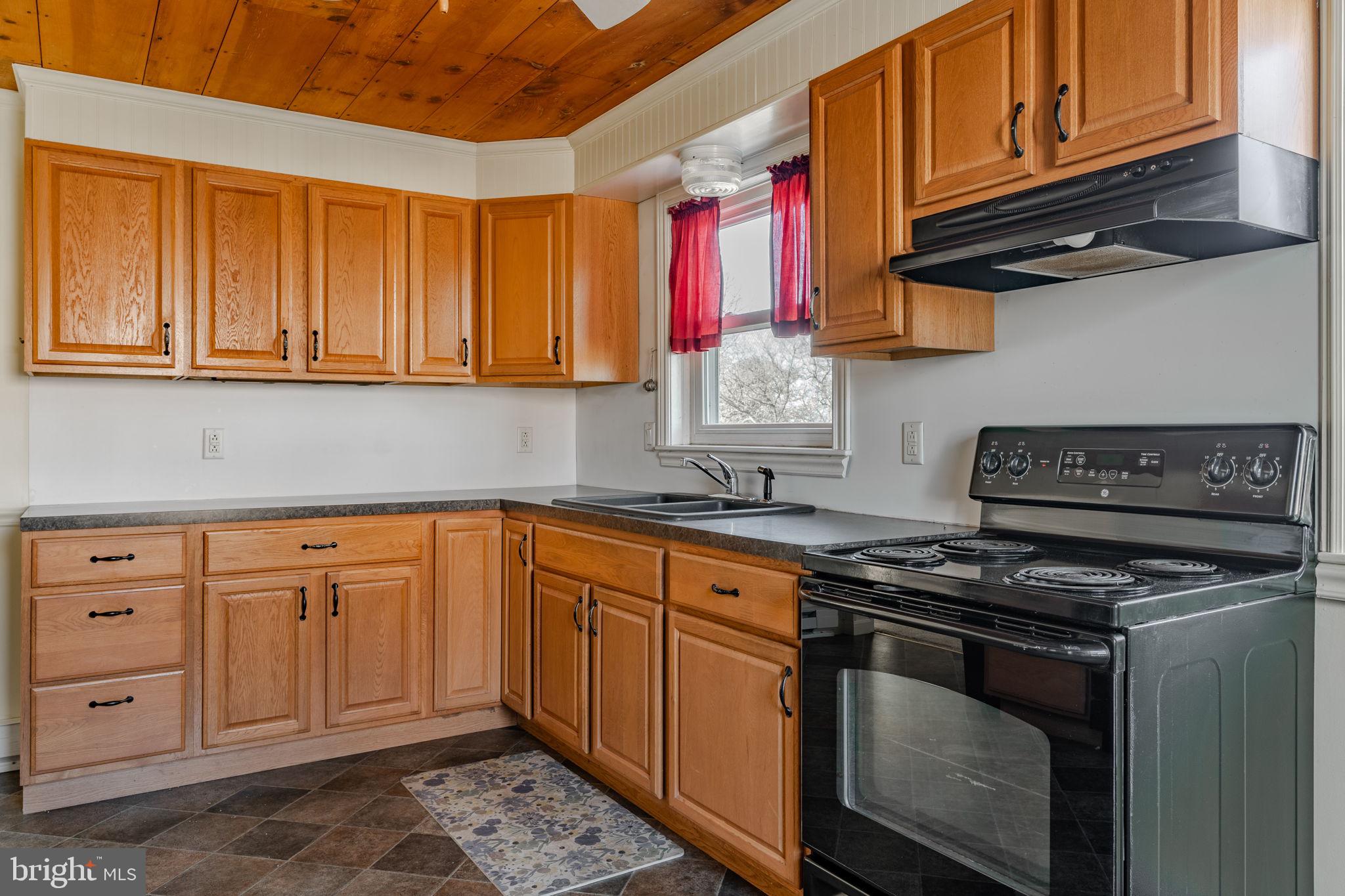 134 North Reamstown Road Stevens, PA 17578 - Photo 13 of 39 Gallery Image 13