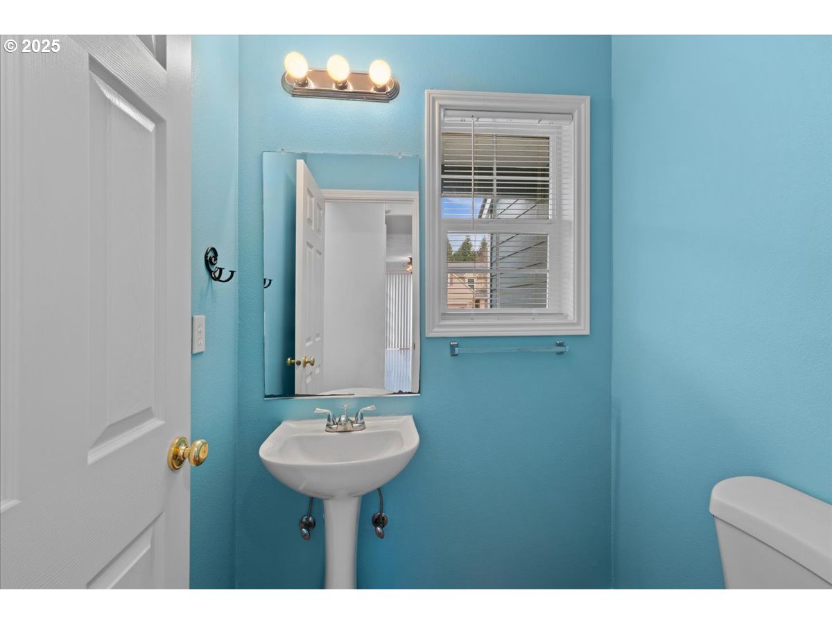 800 Roxe Drive Forest Grove, OR 97116 - Photo 29 of 44