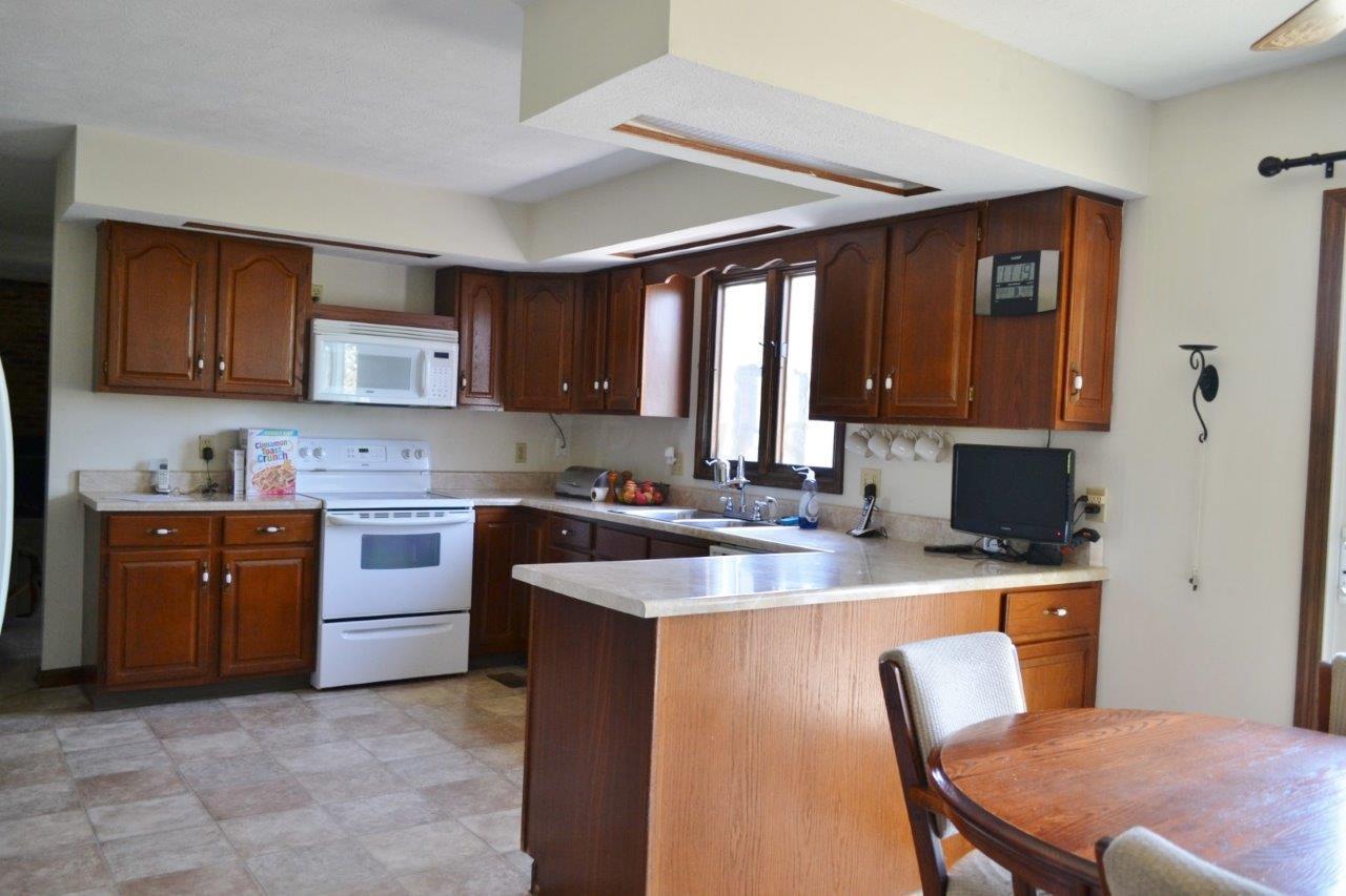 6053 Troy Road Springfield, OH 45502 - Photo 12 of 46