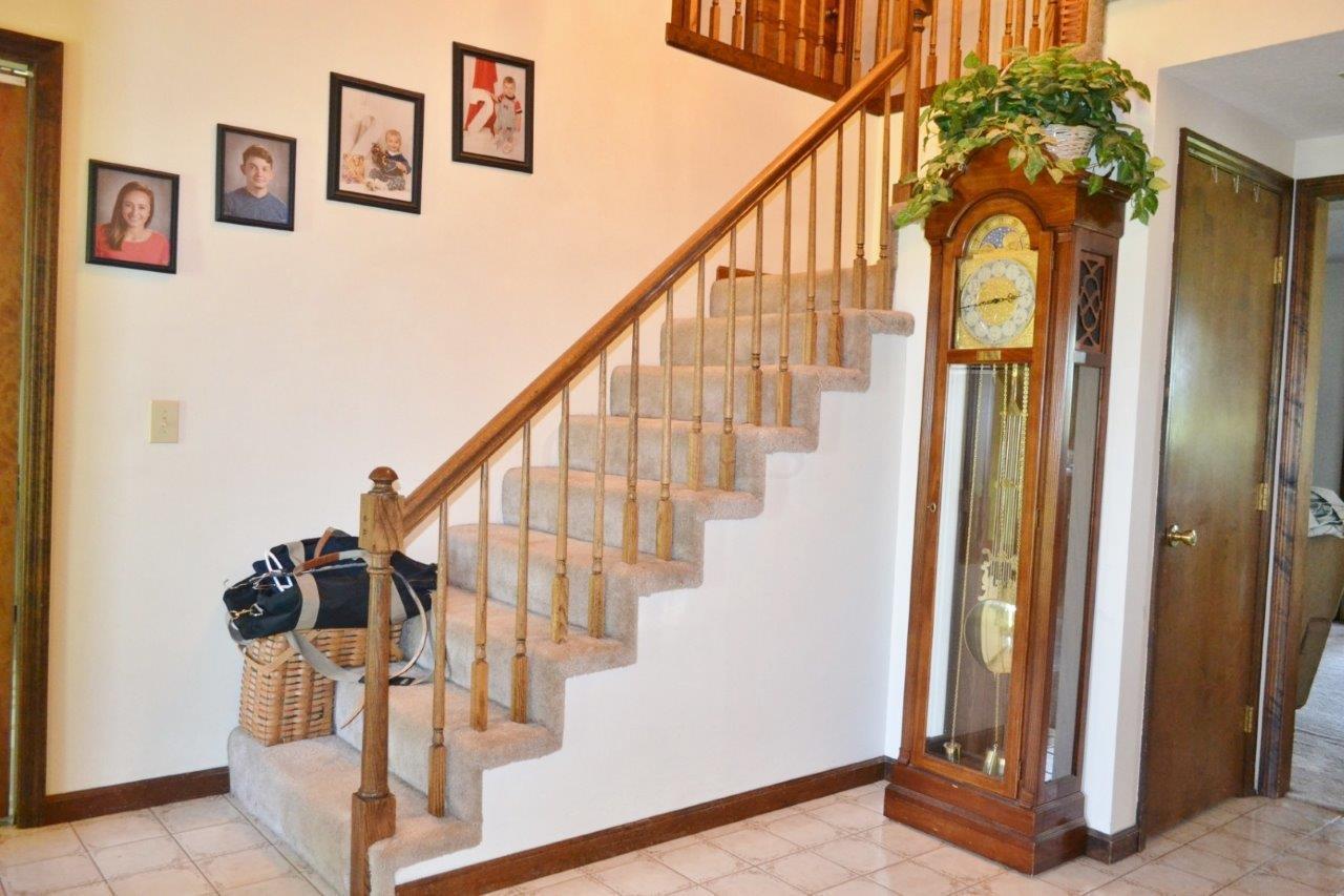 6053 Troy Road Springfield, OH 45502 - Photo 7 of 46