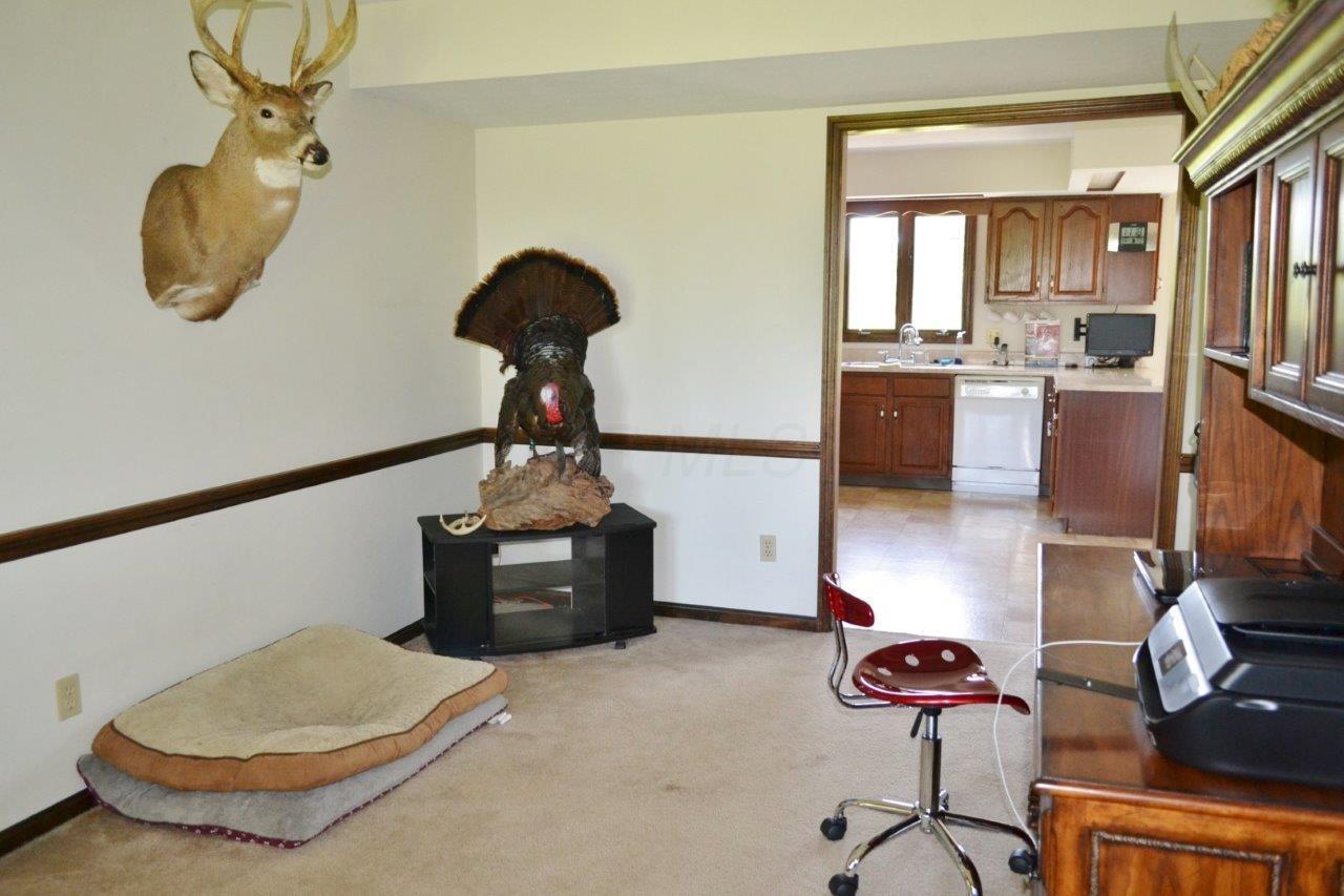 6053 Troy Road Springfield, OH 45502 - Photo 10 of 46
