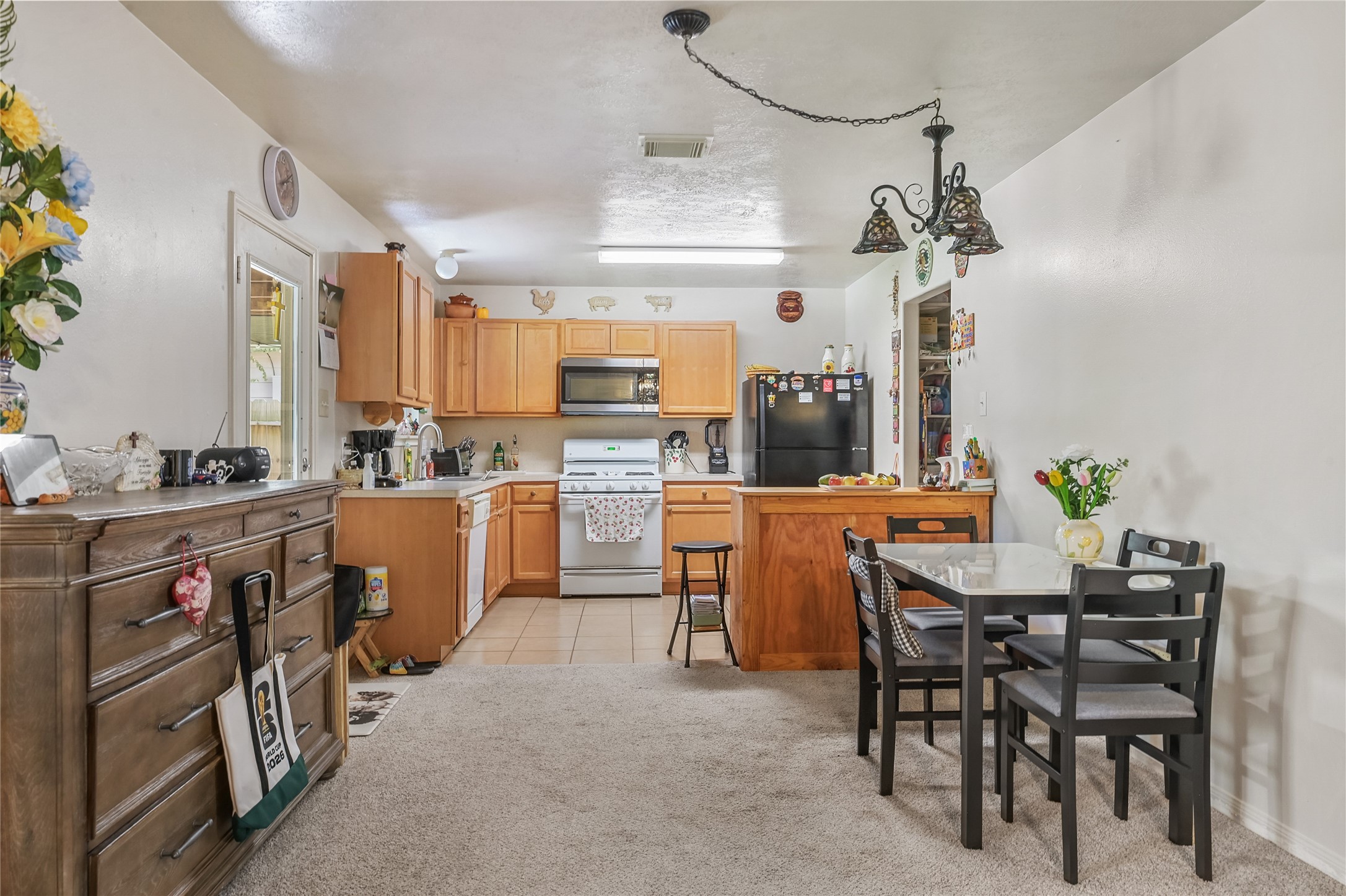 1819 Emerald Pathway Drive Spring, TX 77388 - Photo 6 of 23 Dinning area adjoining the kitchen