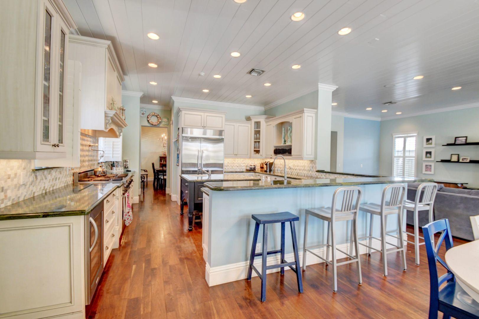 930 Southwest 21st Lane Boca Raton, FL 33486 - Photo 38 of 71 KITCHEN BAR