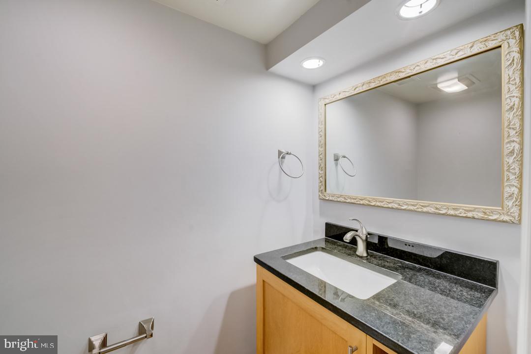 1806 Golf View Court Reston, VA 20190 - Photo 16 of 29 Gallery Image 16