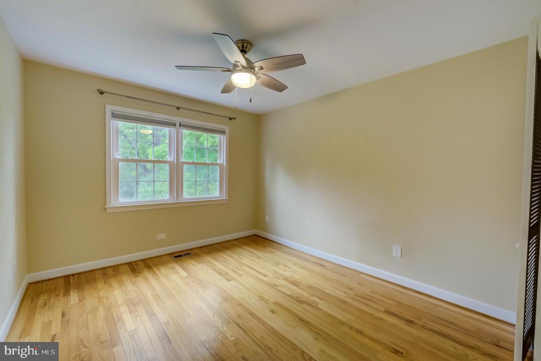 1806 Golf View Court Reston, VA 20190 - Photo 20 of 29 Gallery Image 20