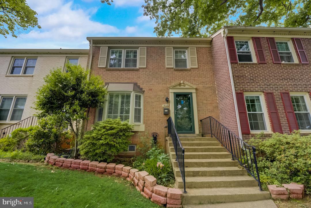 1806 Golf View Court Reston, VA 20190 - Photo 29 of 29 Gallery Image 29