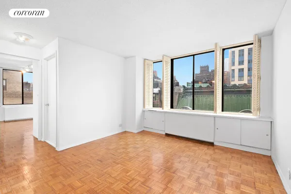 $899,000 | 445 5th Avenue, Unit 16F | Midtown South