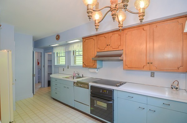 75 Bailey Road Watertown, MA 02472 - Photo 8 of 23 Gallery Image 8