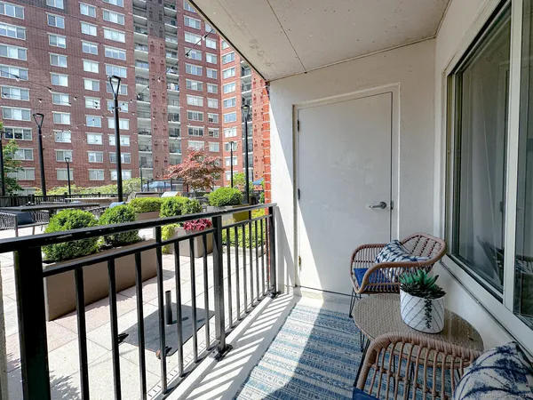$2,599 | 52 Forest Street, Unit 1006, Stamford, CT 06901